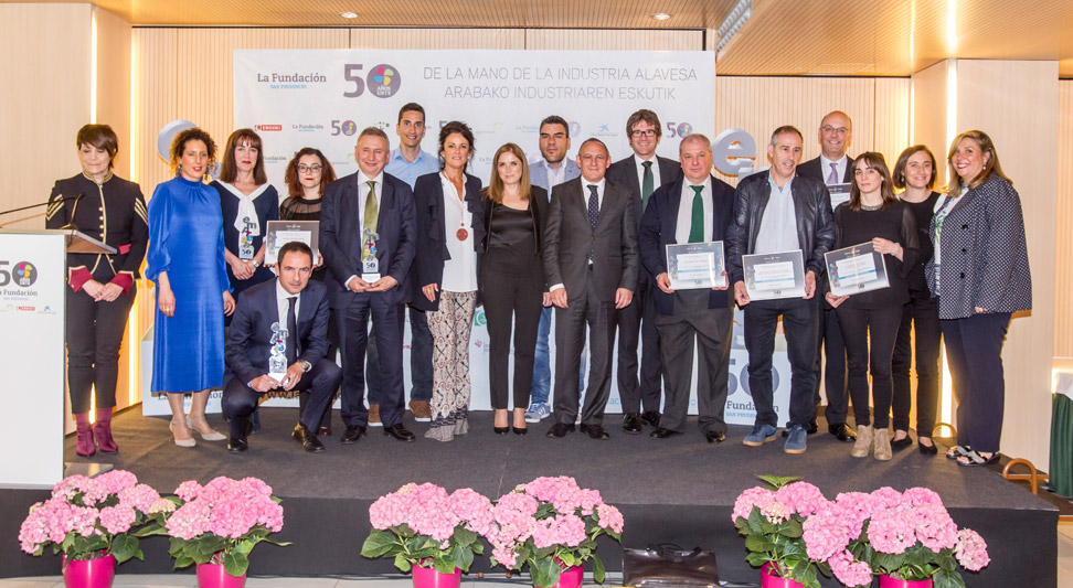Empresas y trabajadores premiados en el XX Encuentro Empresa evento en Vitoria de La Fundación San Prudencio